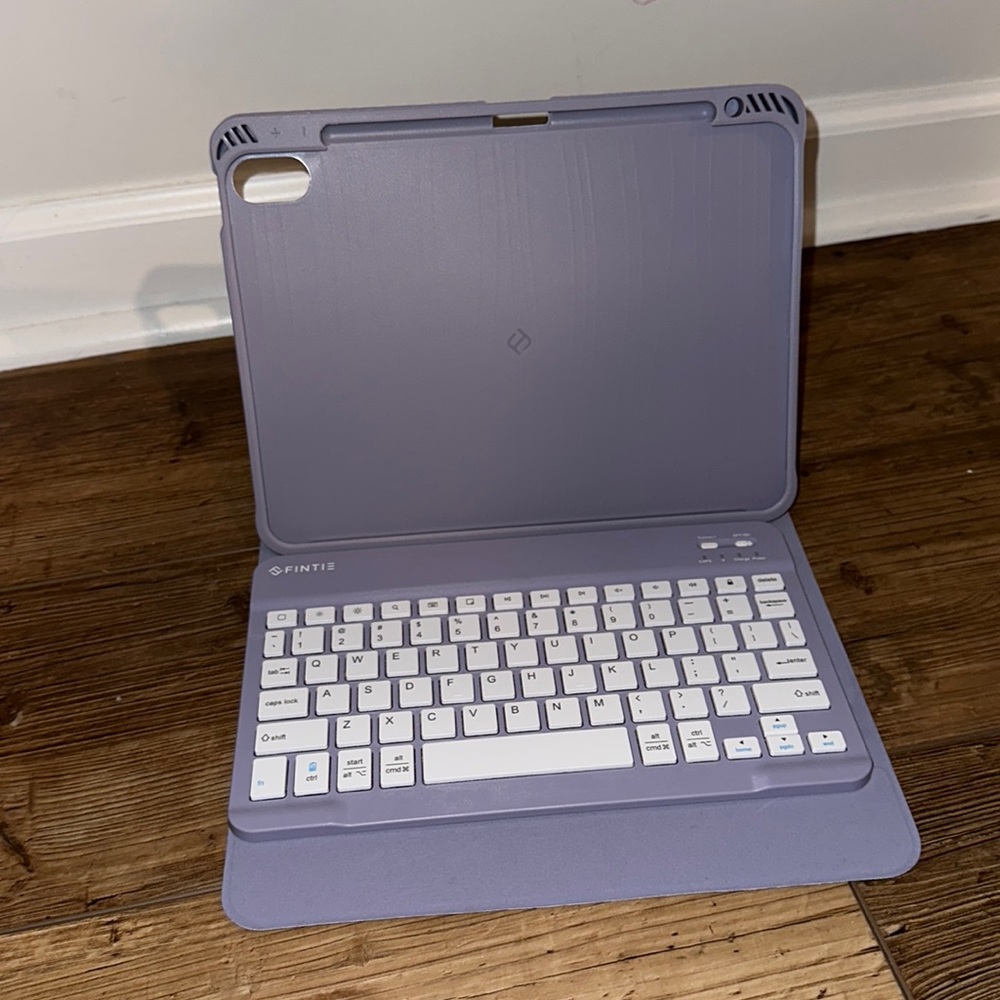 Used iPad 5th Generation Cover 10.9 inches